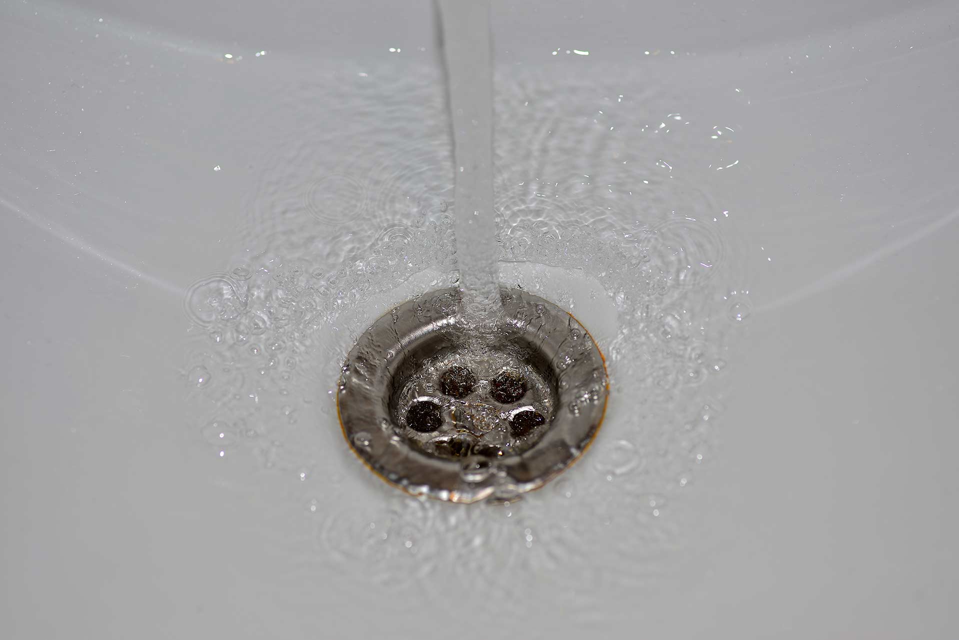 A2B Drains provides services to unblock blocked sinks and drains for properties in Andover.